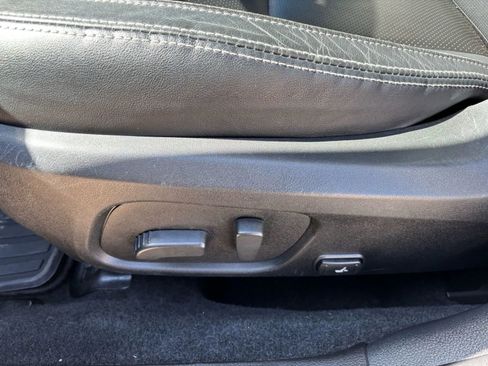 Used 2017 Subaru Forester 2.5i Limited AWD/4WD image 16