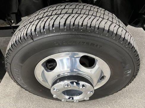 Used 2024 Ford F350 Platinum image 18