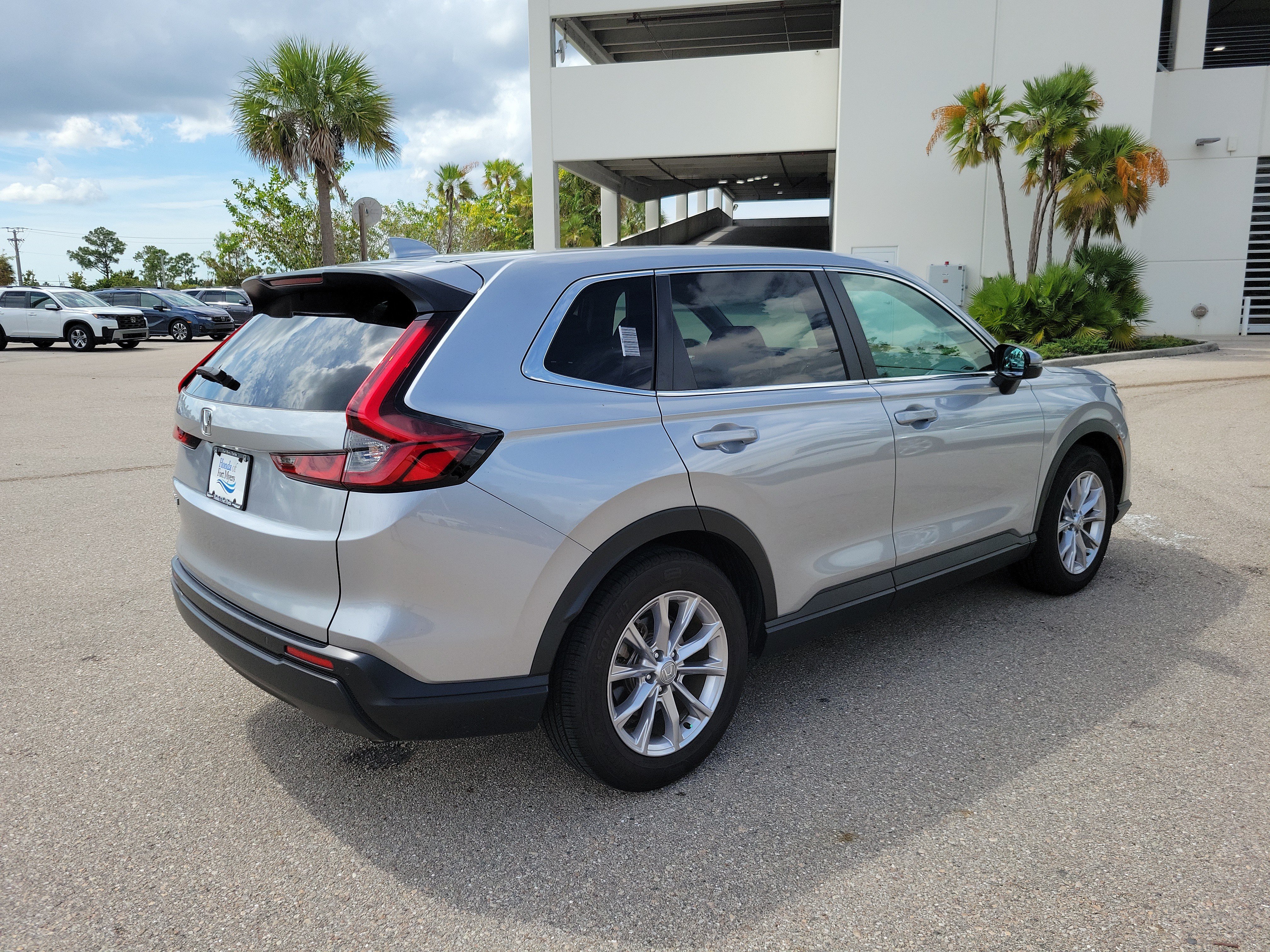 Used 2024 Honda CR-V EX-L image 4