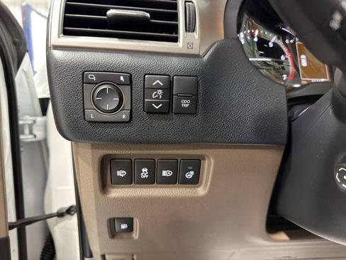 Used 2023 Lexus GX 460 Premium w/ Premium Package image 24