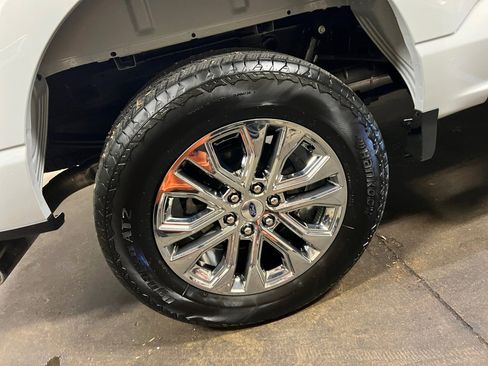 Used 2025 Ford F150 Lariat w/ Equipment Group 501A Mid image 27