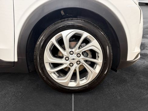 Used 2023 Chevrolet Bolt EUV LT w/ Comfort Package FWD image 27