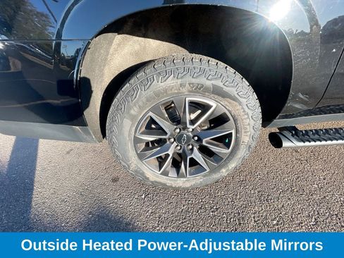 Used 2022 Chevrolet Suburban Z71 w/ Luxury Package image 16