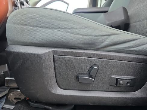 Used 2018 RAM 2500 Big Horn w/ Harvest Edition image 28