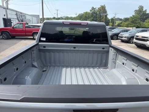 Used 2024 Chevrolet Silverado 1500 LT AWD/4WD image 9