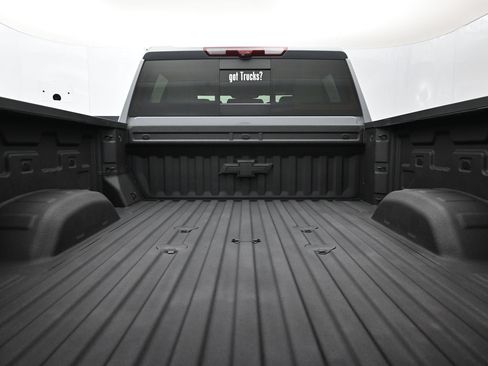 Used 2025 Chevrolet Silverado 2500 ZR2 w/ Technology Package AWD/4WD image 7