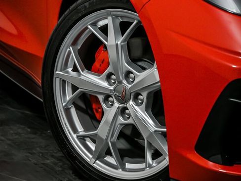 Used 2021 Chevrolet Corvette Stingray Convertible w/ 1LT image 3