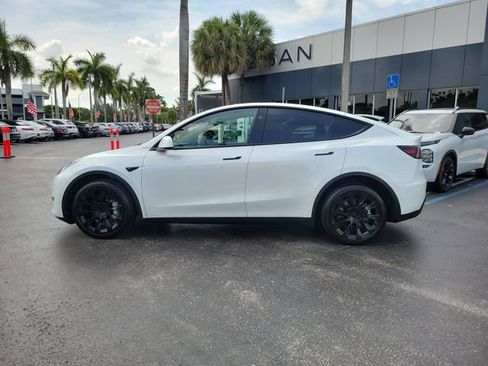 Used 2025 Tesla Model Y Long Range RWD image 7