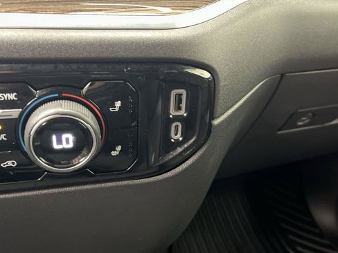 Certified 2022 Chevrolet Silverado 1500 LT AWD/4WD image 25