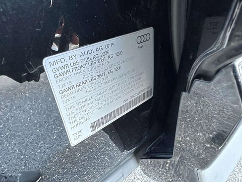 Used 2019 Audi Q3 2.0T Premium w/ Convenience Package image 18