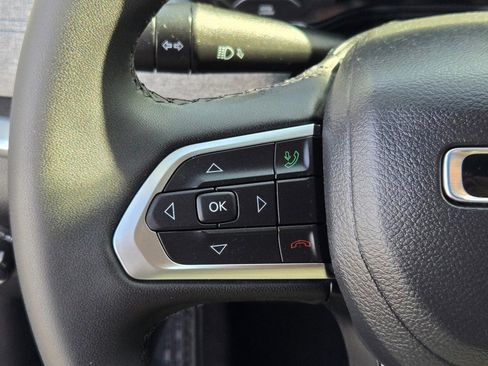 Used 2024 Jeep Compass Latitude image 28