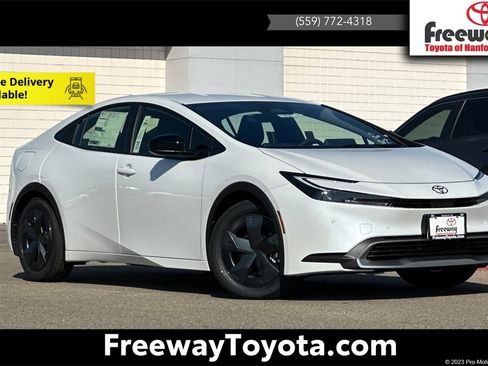 New 2026 Toyota Prius SE image 1