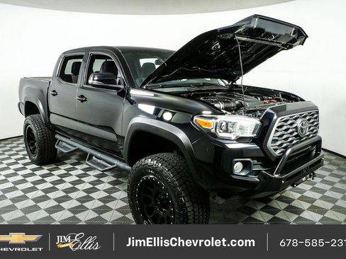 Used 2021 Toyota Tacoma TRD Off-Road w/ Technology Package AWD/4WD image 30
