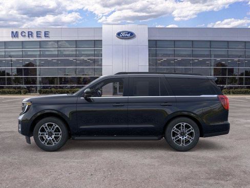 New 2026 Ford Expedition Active RWD image 3