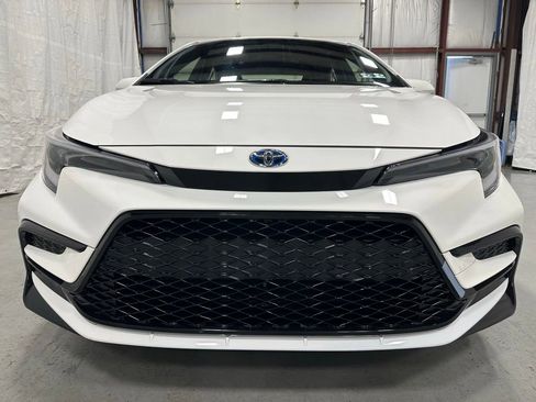 Used 2025 Toyota Corolla SE FWD image 2