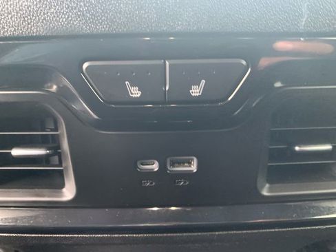 Used 2024 GMC Sierra 2500 AT4 w/ AT4 Premium Plus Package image 18