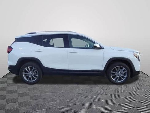 Used 2024 GMC Terrain SLT image 4