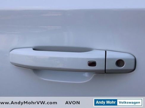 Used 2018 GMC Yukon SLT image 17