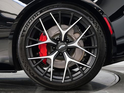 Used 2025 Aston Martin DB12 Convertible RWD image 11