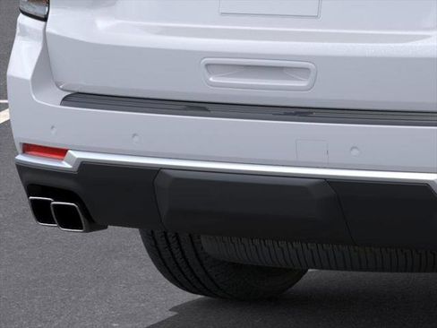 New 2026 Chevrolet Suburban High Country image 14