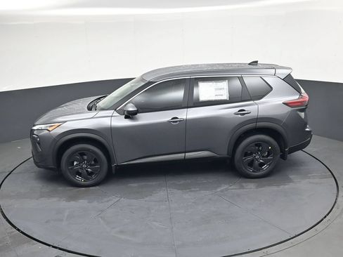 Certified 2026 Nissan Rogue SV FWD image 38