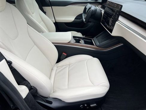 Used 2022 Tesla Model S image 16
