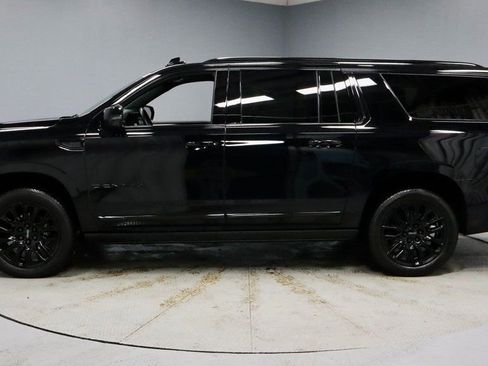 Used 2024 GMC Yukon XL Denali Ultimate image 8