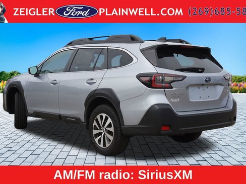 Used 2023 Subaru Outback Premium AWD/4WD image 3