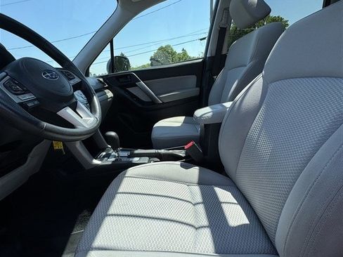 Used 2017 Subaru Forester 2.5i Premium w/ All-Weather Package AWD/4WD image 10