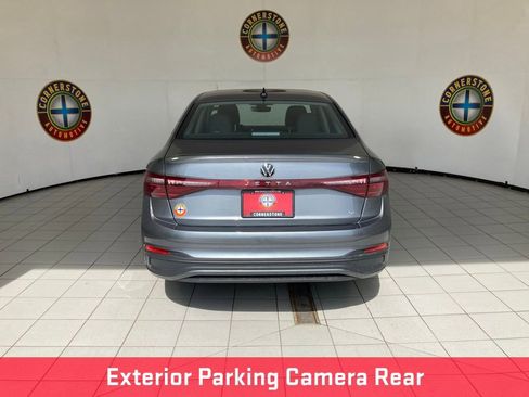 Used 2025 Volkswagen Jetta SE image 12