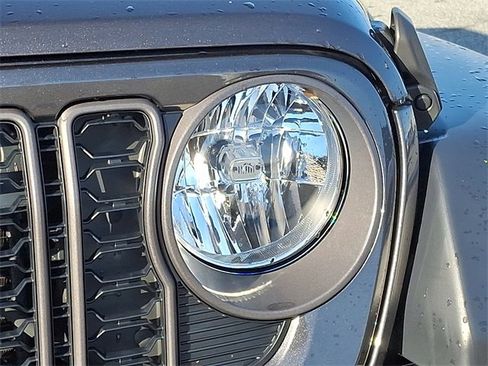 Used 2024 Jeep Wrangler Sport S image 9