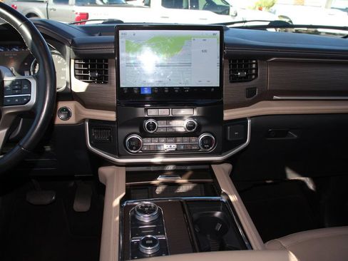 Certified 2024 Ford Expedition Limited AWD/4WD image 18