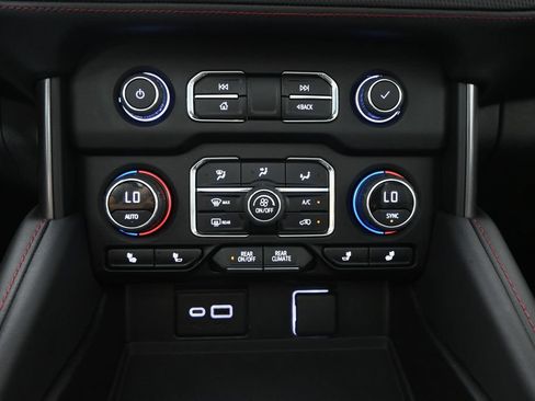 Used 2022 Chevrolet Tahoe RST w/ Luxury Package AWD/4WD image 31