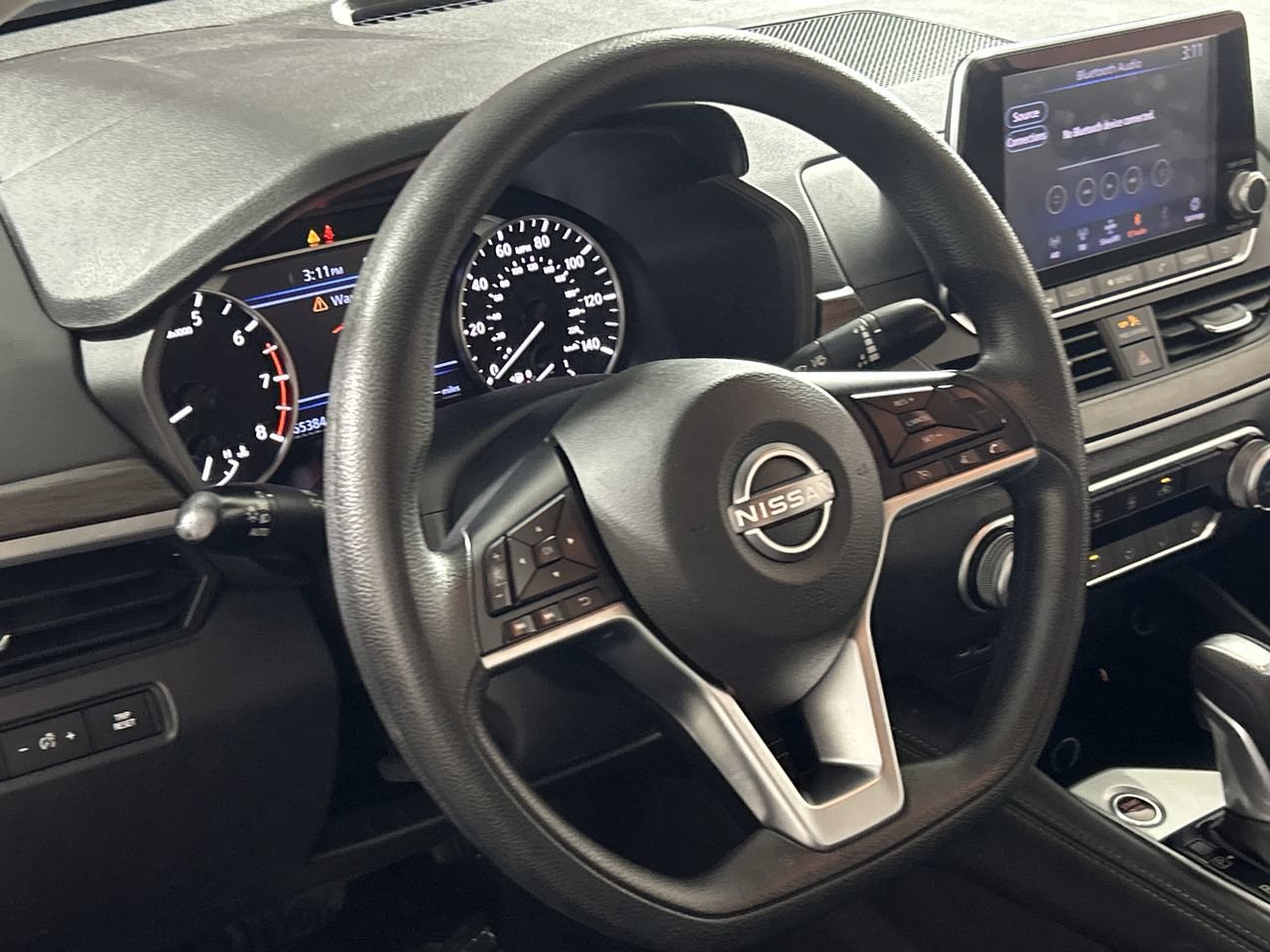 Used 2023 Nissan Altima 2.5 SV FWD image 14