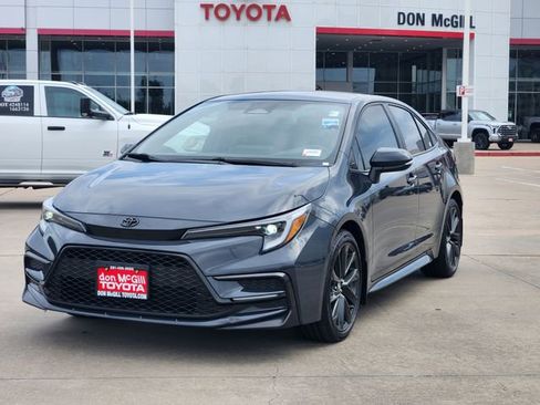 Certified 2025 Toyota Corolla SE FWD image 3