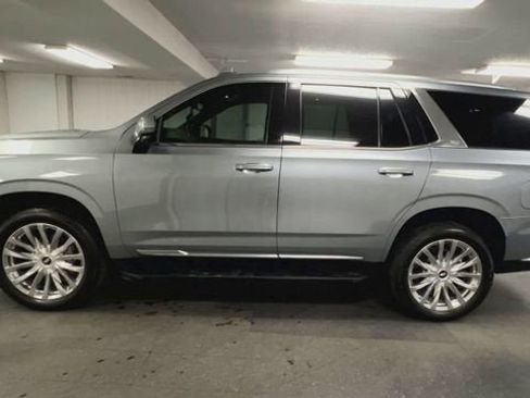 Certified 2023 Cadillac Escalade Premium Luxury AWD/4WD image 5