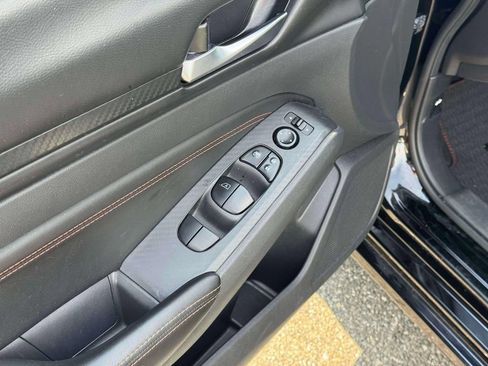 Used 2022 Nissan Altima 2.5 SR FWD image 19