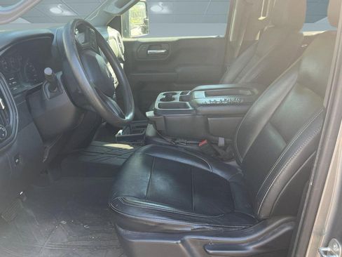 Used 2020 Chevrolet Silverado 1500 Custom w/ Custom Max Trailering Package AWD/4WD image 3