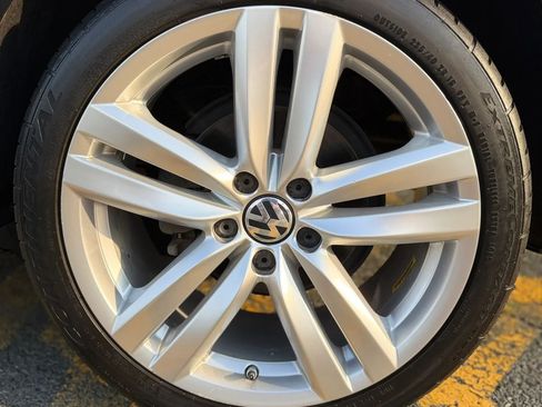 Used 2013 Volkswagen Eos Executive FWD image 8