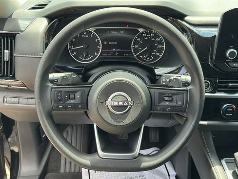 Used 2022 Nissan Pathfinder S image 14