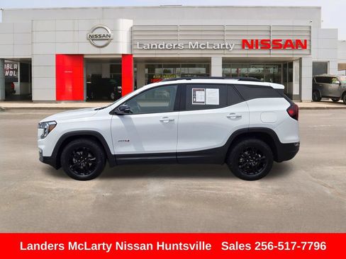 Used 2024 GMC Terrain AT4 AWD/4WD image 8