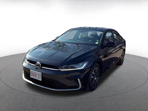 Used 2025 Volkswagen Jetta SE image 7