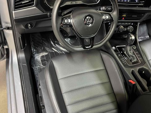 Used 2021 Volkswagen Jetta SE FWD image 25