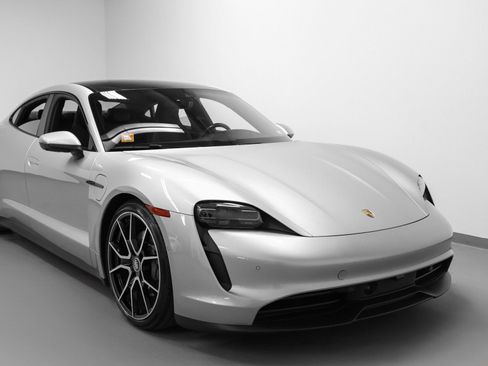 Certified 2023 Porsche Taycan image 9