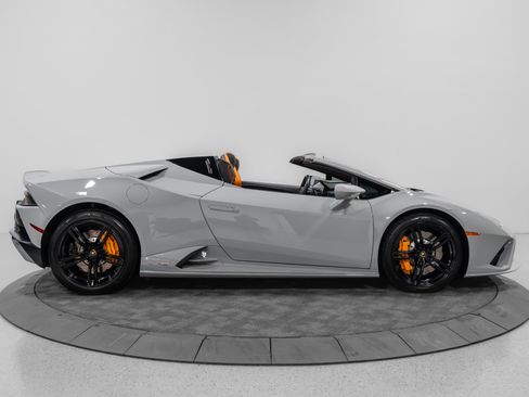 Used 2021 Lamborghini Huracan EVO RWD image 9