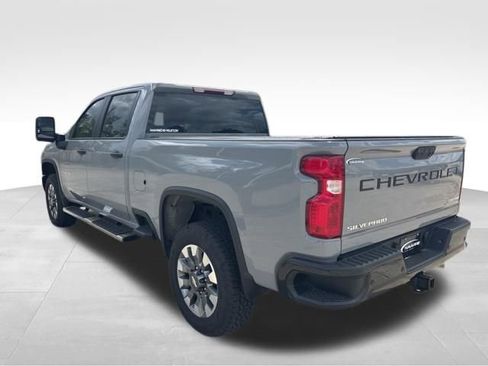 Used 2025 Chevrolet Silverado 2500 Custom w/ Custom Value Package image 8
