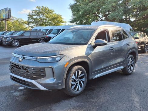 New 2025 Volkswagen Tiguan S image 3