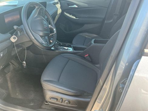 Used 2025 Buick Encore GX Preferred w/ Comfort Package FWD image 1