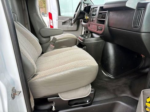 Used 2016 GMC Savana 3500 image 8