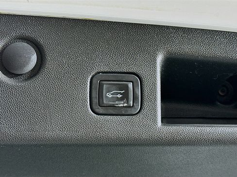 Used 2019 Chevrolet Equinox LT image 28